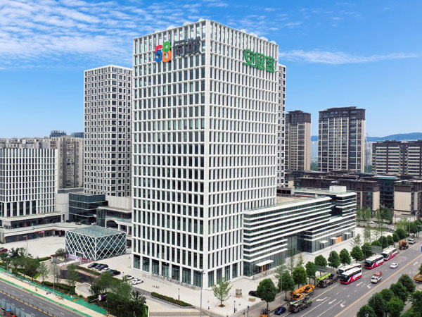 格蘭云天灑店發(fā)光字完工