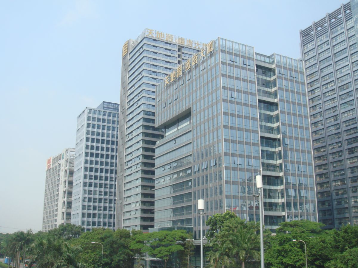 深圳天地源盛唐大廈樓頂發(fā)光字工程
