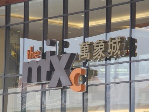 樓宇發(fā)光字廣告安裝中需注意的問(wèn)題